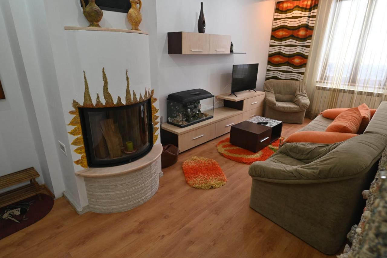 Apartament Camelia Petroşani Esterno foto